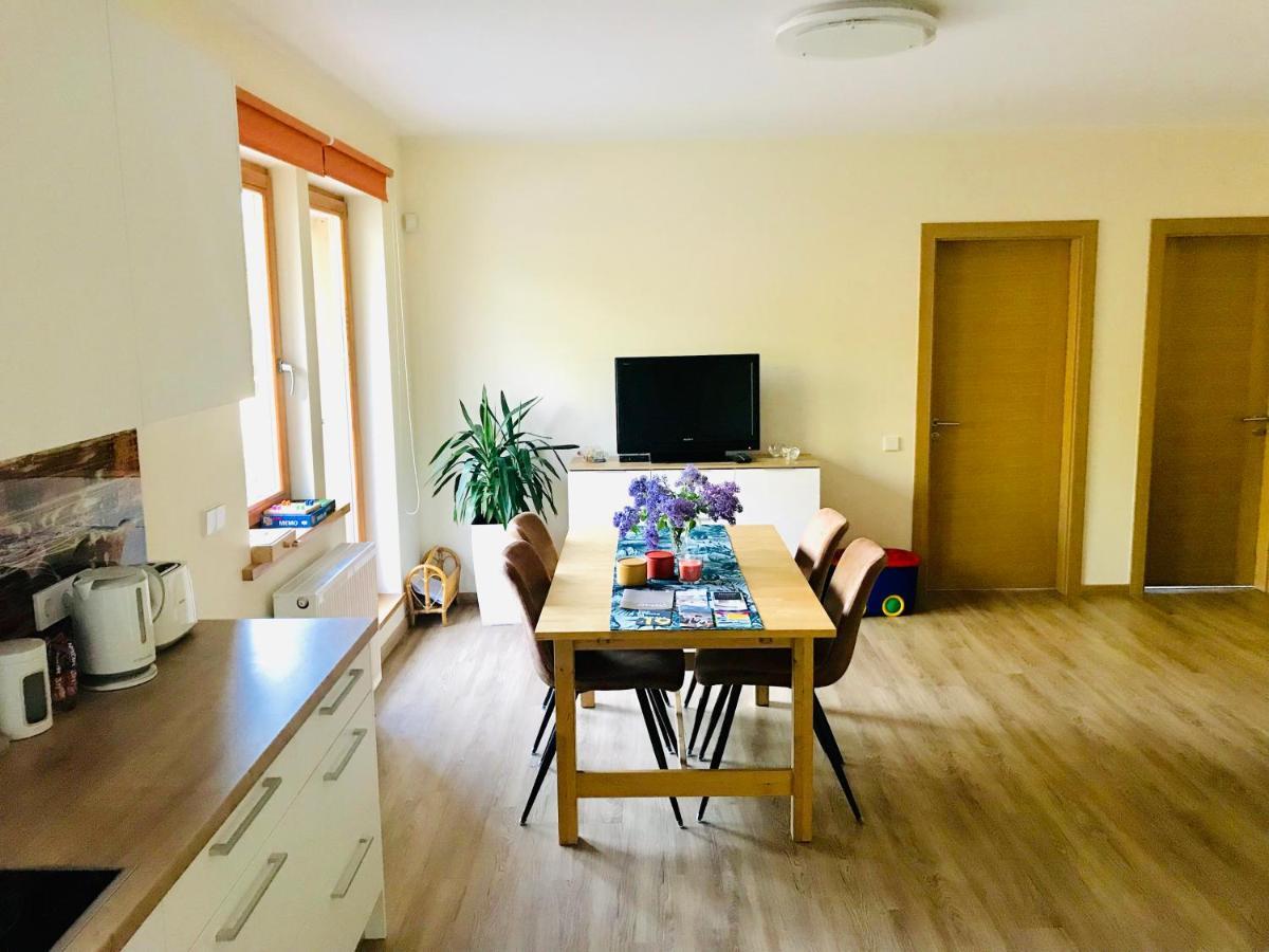 Family Apartment 100M From The Beach Юрмала Экстерьер фото